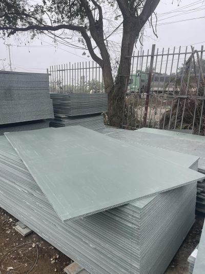 Tấm Nhựa Làm Sàn Chịu Lực – Giải Pháp Hoàn Hảo Cho Mọi Công Trình